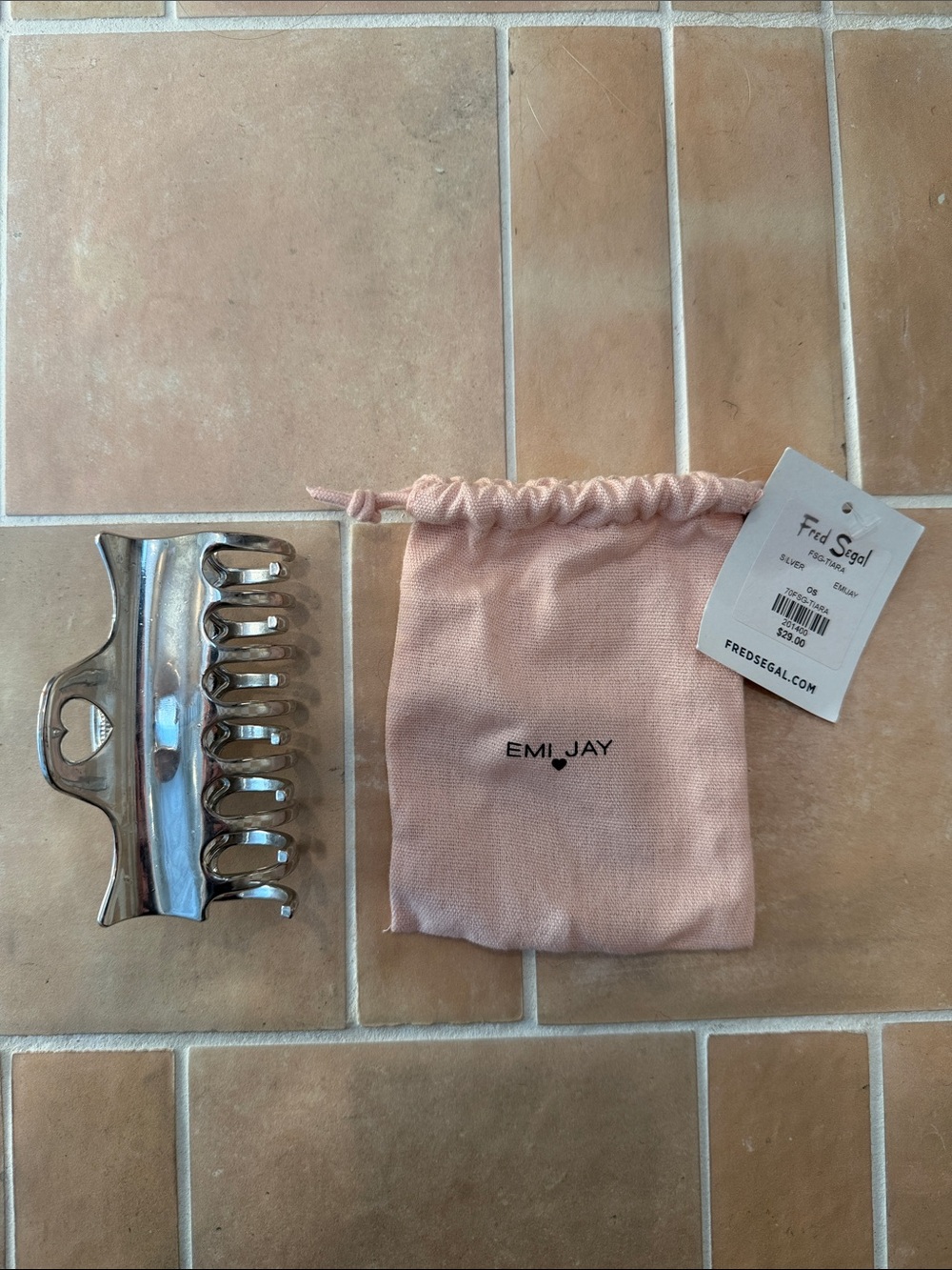 NWT EMI JAY Heartbreaker Silver Claw Clip